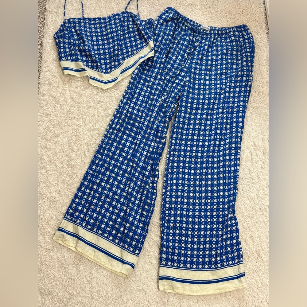 SIENNA SKY XL 2 piece pajama or lounge set with adjustable straps, elastic waist